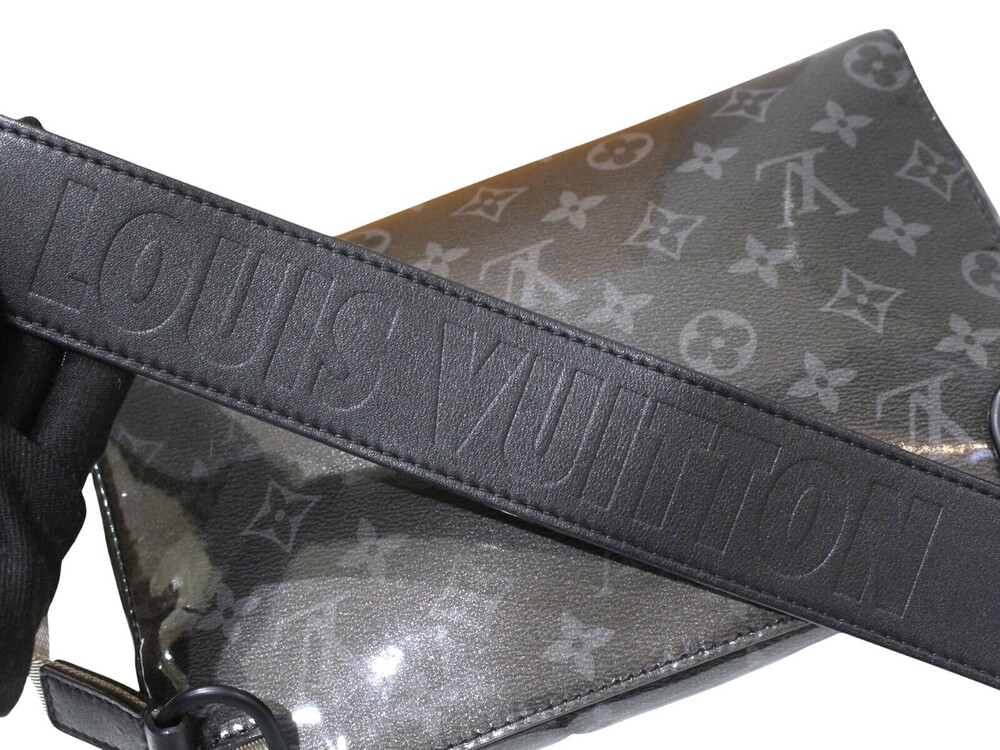 LOUIS VUITTON Messenger Monogram Eclipse Black Glaze Black Shoulder Bag LV